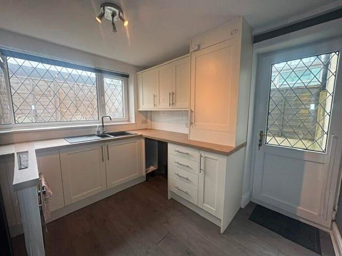 2 Bedroom Cottage To Rent In Burnley Road, Briercliffe, Burnley, BB10
