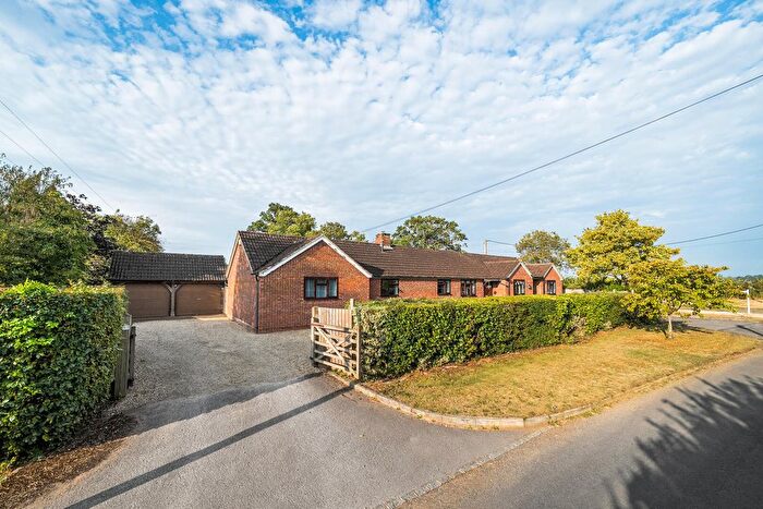 4 Bedroom Bungalow For Sale In Barley Hill Lane, Poulshot, SN10