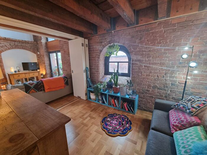 2 Bedroom Apartment To Rent In Jackson's Warehouse, Tariff Street, M1