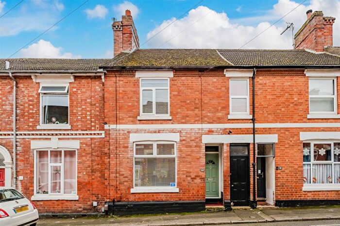 2 Bedroom Terraced House For Sale In Princes Street, Kettering, NN16