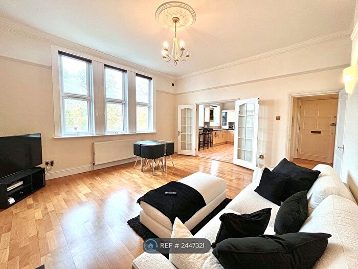 3 Bedroom Flat To Rent In Craneswater Apartments, Southsea, PO4