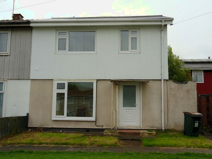 4 Bedroom Semi-Detached House To Rent In Nice Bedroom Home, CV4