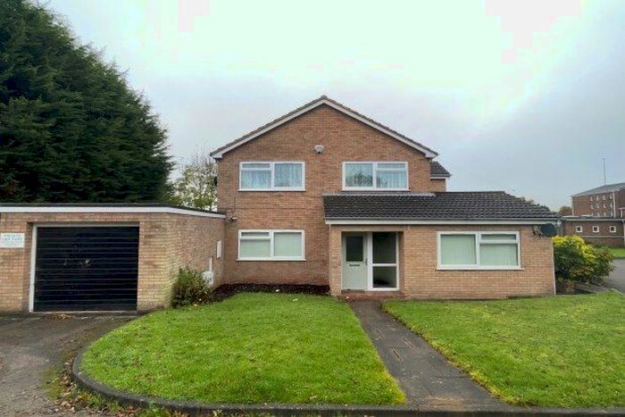 4 Bedroom Property To Rent In Windmill Lane, Wolverhampton WV3