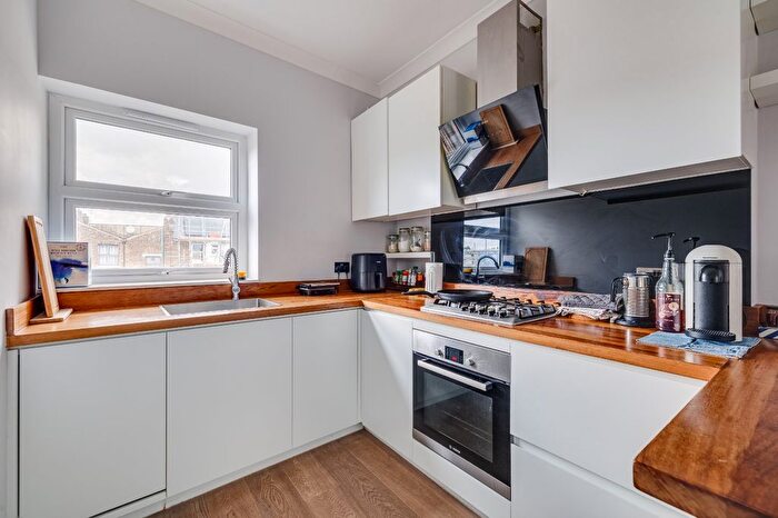 1 Bedroom Flat To Rent In Lillie Road, Fulham, SW6