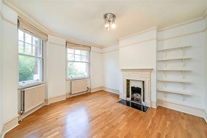 2 Bedroom Flat For Sale In Colehill Gardens, London, SW6