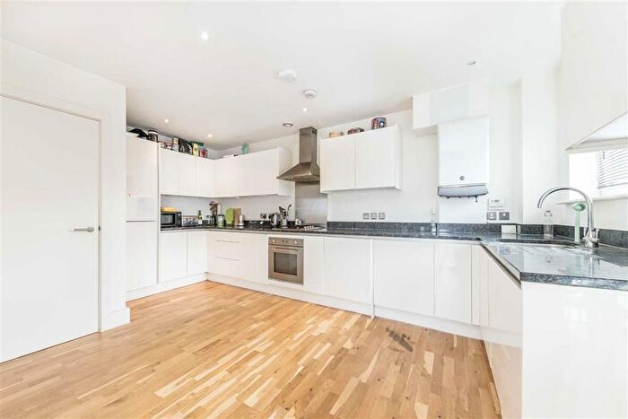 3 Bedroom Flat To Rent In Coopers Road, Bermondsey, SE1
