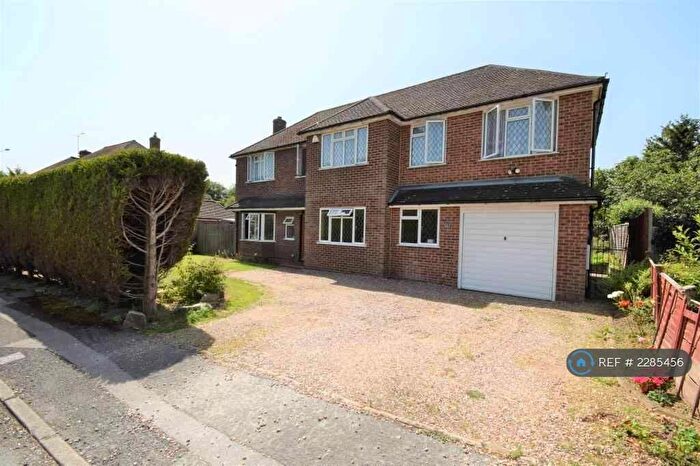 4 Bedroom Detached House To Rent In Linden Drive, Farnham Royal, Slough, SL2