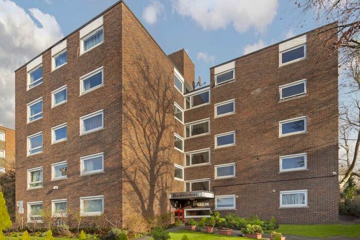 2 Bedroom Flat To Rent In Galsworthy Road, Norbiton, Kingston Upon Thames, KT2