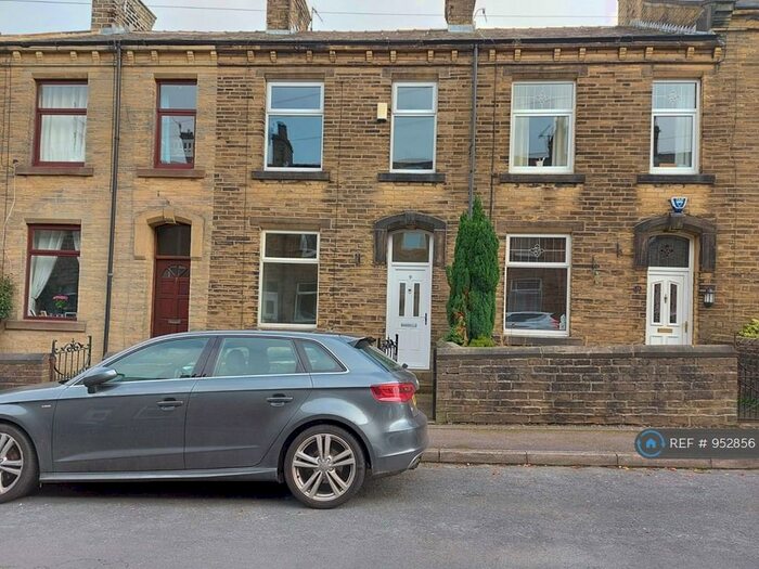 3 Bedroom Terraced House To Rent In Gordon Street, Nr Keighley, BD20