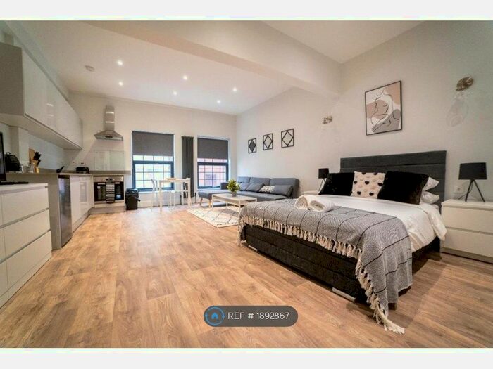 Studio To Rent In Alma Street, Luton, LU1