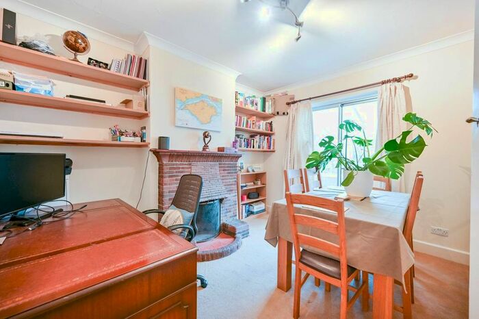 4 Bedroom Semi-Detached House To Rent In Whitton Road, Twickenham, TW1