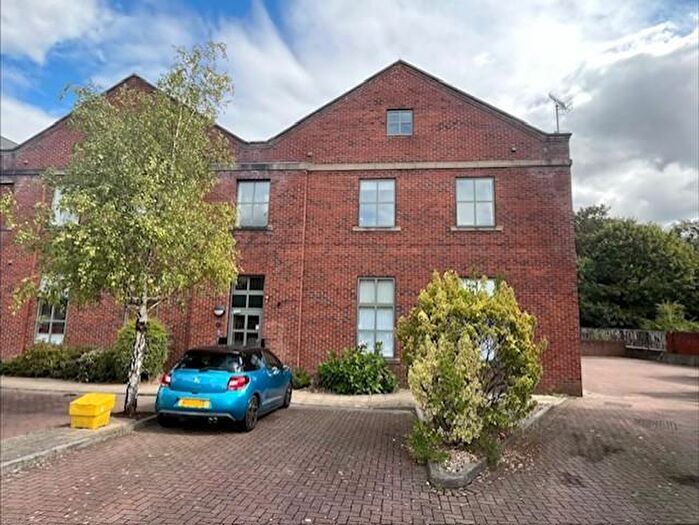 2 Bedroom Apartment For Sale In Camlough Walk, Chesterfield, S41