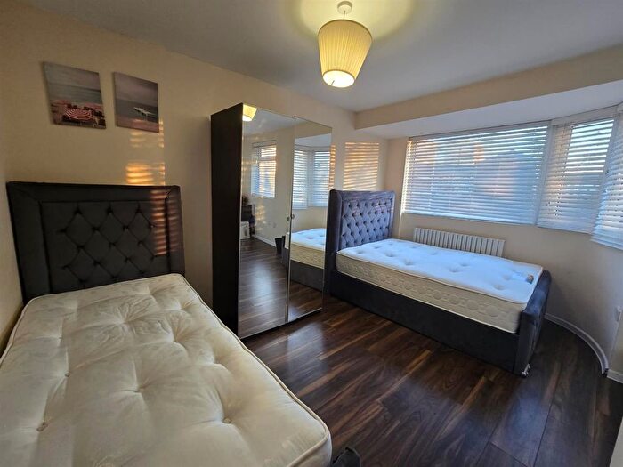 Studio To Rent In Mogden Lane, Isleworth, TW7