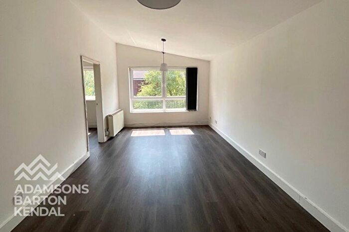1 Bedroom Flat To Rent In Bamford Court, Bamford, Rochdale, OL11