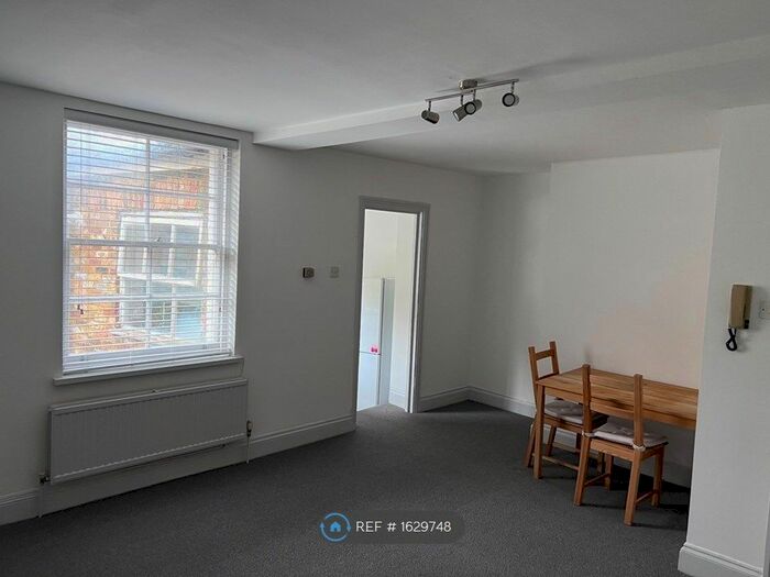 1 Bedroom Flat To Rent In Church Street, Twickenham, TW1