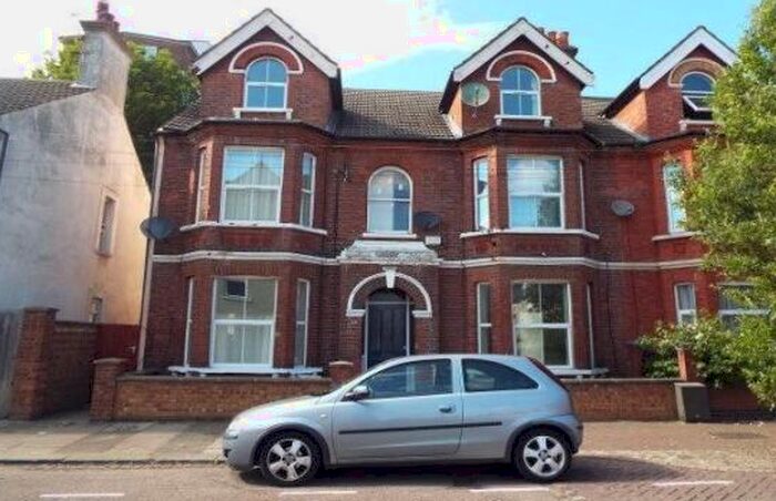 Studio To Rent In Gibbons Road, Bedford, MK40