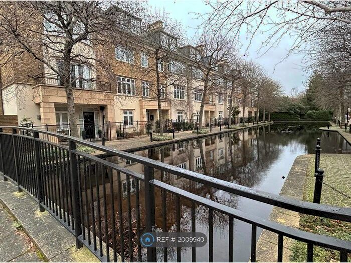 Studio To Rent In Melliss Avenue, Richmond, TW9