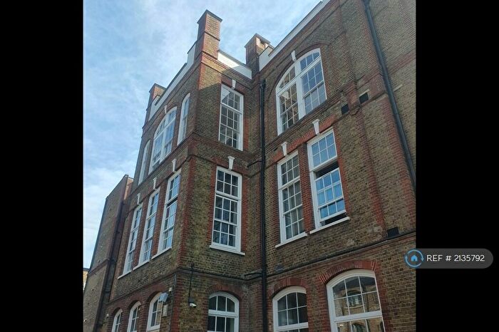 1 Bedroom Flat To Rent In Minstrel Court, London, E2