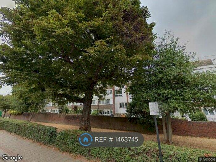 2 Bedroom Flat To Rent In Barringer Square, London, SW17