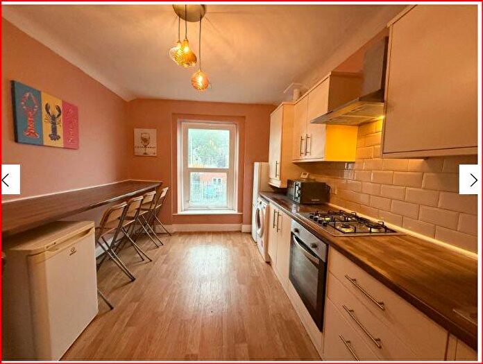 5 Bedroom House To Rent In Walter Road, City Centre, Swansea, SA1