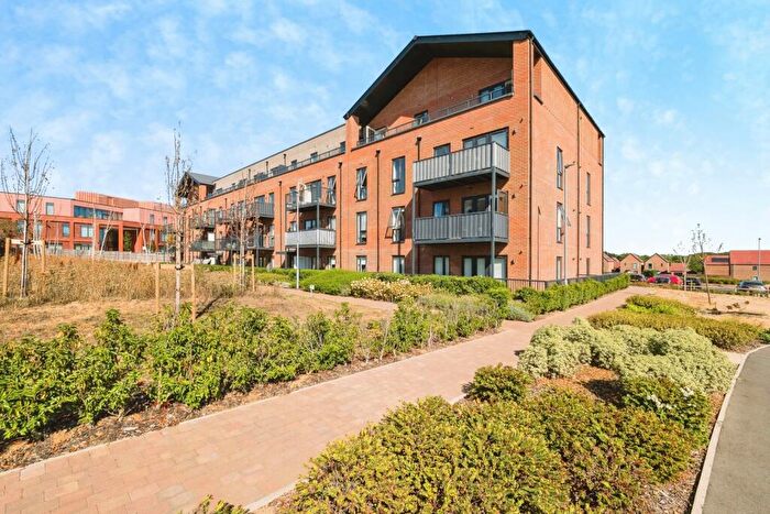 2 Bedroom Flat For Sale In Finlay Gardens, Hornchurch, RM12