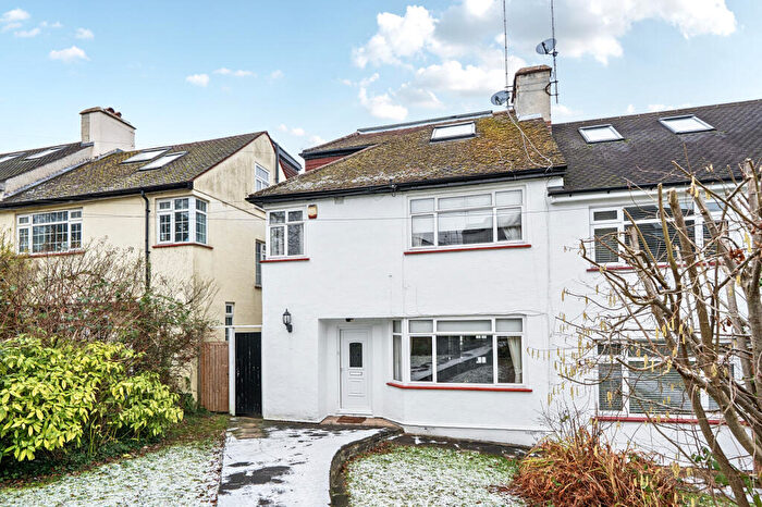 4 Bedroom Semi Detached House For Sale In Potters Lane, New Barnet, EN5