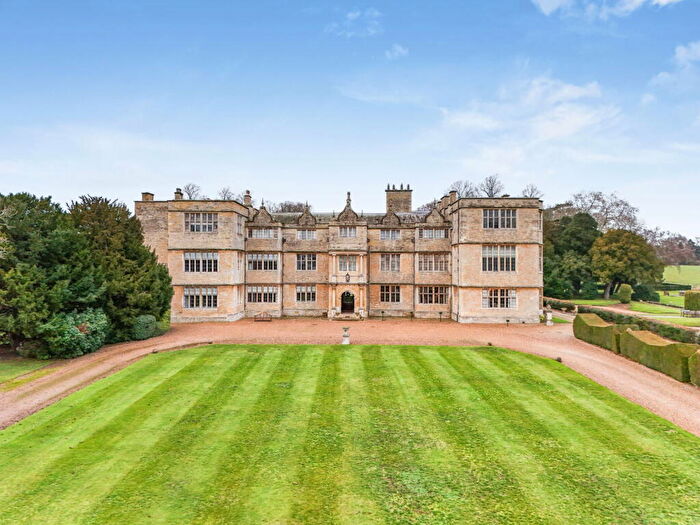 3 Bedroom Flat For Sale In Gayhurst Court, Gayhurst, MK16