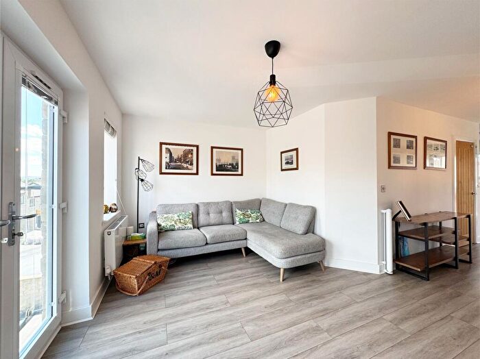 4 Bedroom Detached House For Sale In Rosemeade Court, Huddersfield, HD5
