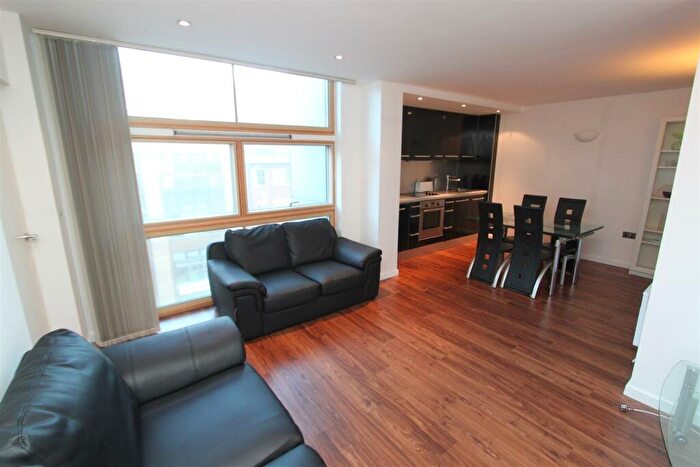 2 Bedroom Flat To Rent In West Point, Wellington Street, LS1