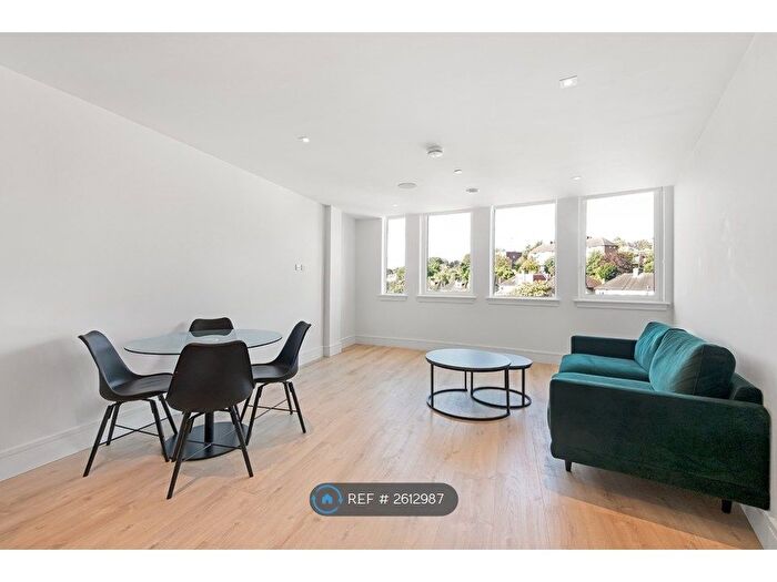 2 Bedroom Flat To Rent In Capella Court, Purley, CR8