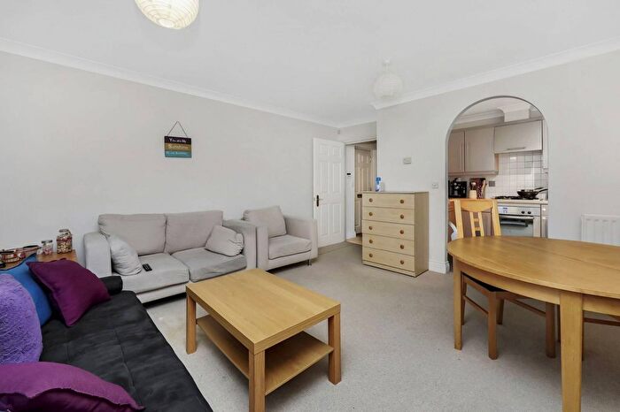 2 Bedroom Flat To Rent In The White House, Tooting, London, SW17