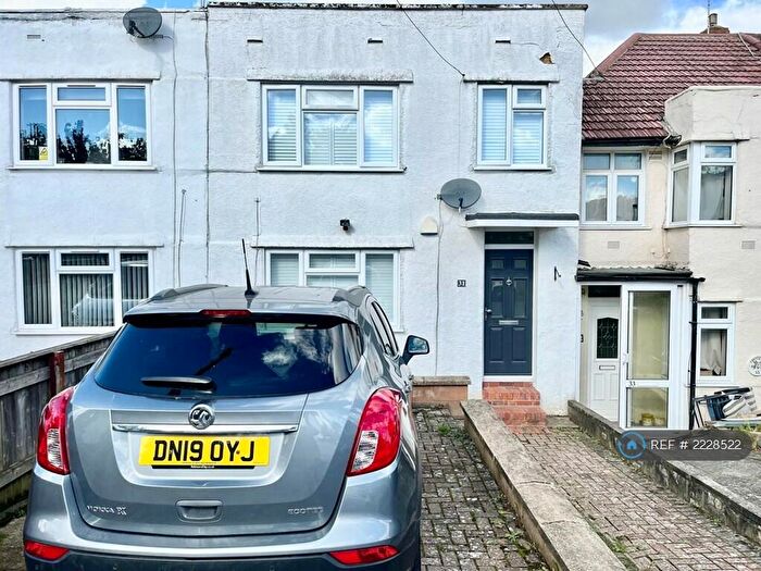 3 Bedroom Terraced House To Rent In Sundale Avenue, South Croydon, CR2