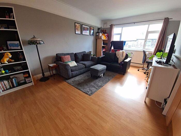 1 Bedroom Flat To Rent In Cottage Road, Leeds, LS6