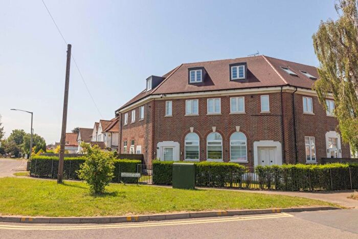 2 Bedroom Apartment For Sale In Bathurst Walk, Iver, SL0