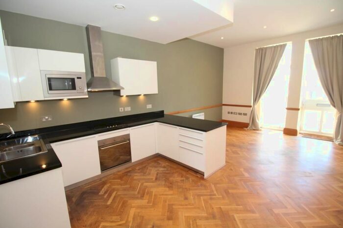 1 Bedroom Flat To Rent In Courtlands, Hayes Road, Penarth, CF64