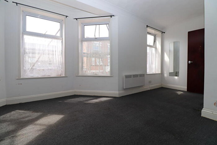 1 Bedroom Flat To Rent In Pallister Road, CO15