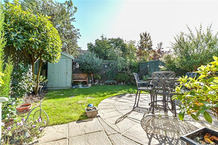 3 Bedroom Semi Detached House For Sale In Lucks Way, Marden, Kent, TN12