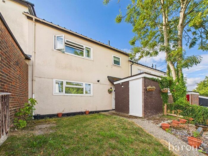 4 Bedroom Terraced House For Sale In Kenilworth Road, Basingstoke, Hampshire, RG23