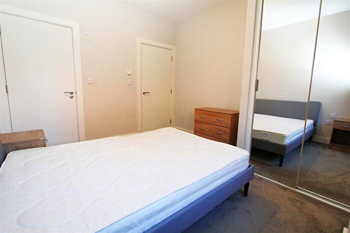2 Bedroom Flat To Rent In Dawsons Square, Pudsey, LS28