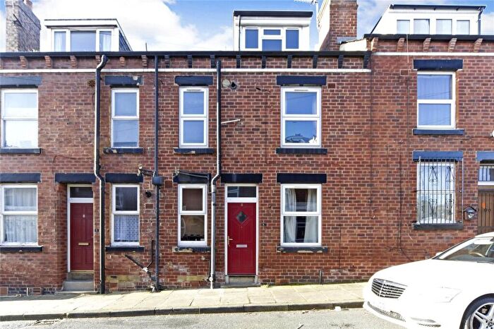 2 Bedroom Terraced House For Sale In Kings Avenue, Hyde Park, Leeds, LS6