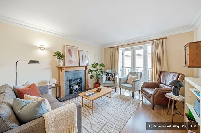 2 Bedroom Flat For Sale In Spurgeon Street, Russell Lodge, SE1