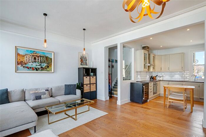 2 Bedroom Flat For Sale In Marmion Road, SW11