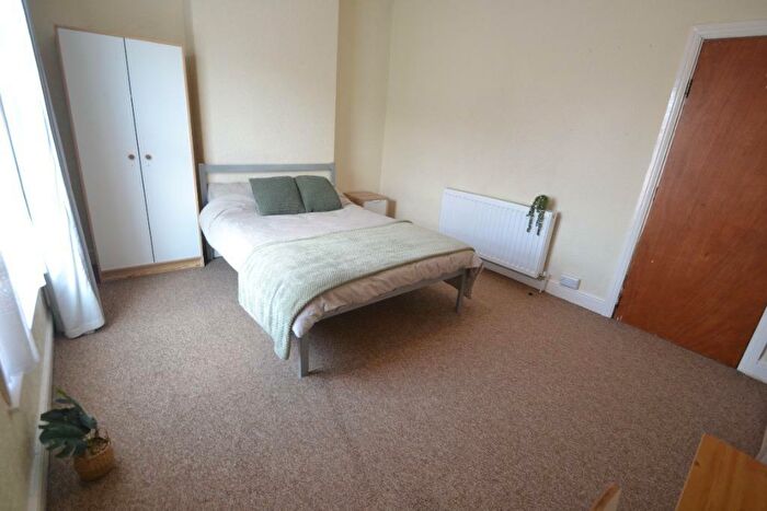 4 Bedroom Semi-Detached House To Rent In West Avenue, West Bridgford, NG2