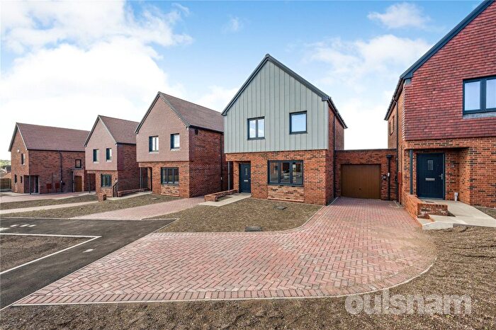 3 Bedroom Link Detached House For Sale In Lowans Court, Redditch, Worcestershire, B97