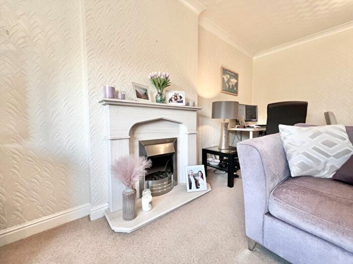 2 Bedroom Bungalow For Sale In Helmsdale Close, Ramsbottom, Bury, Greater Manchester, BL0