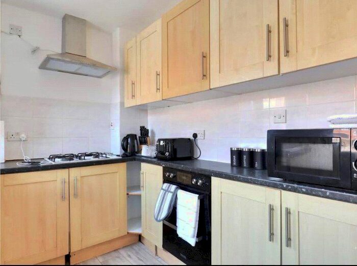 4 Bedroom Semi-Detached House To Rent In Oxford Road, Cowley, Oxford OX4