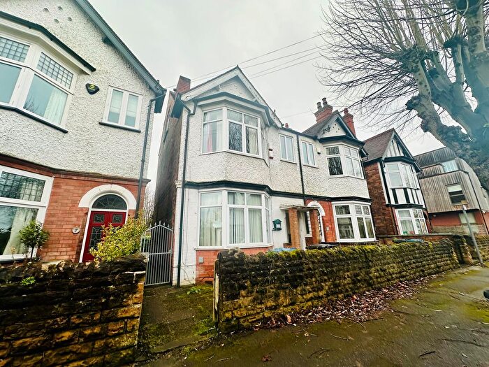 3 Bedroom Flat To Rent In Balmoral Avenue, Nottingham, NG2