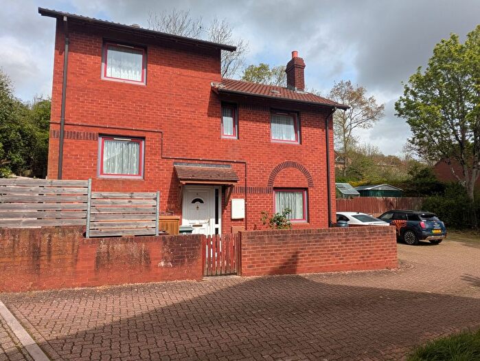 3 Bedroom Detached House For Sale In Hexworthy Avenue, Exeter, Devon, EX4