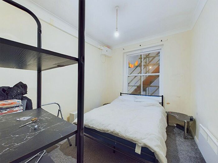 1 Bedroom Flat To Rent In Marine Parade, Worthing, BN11