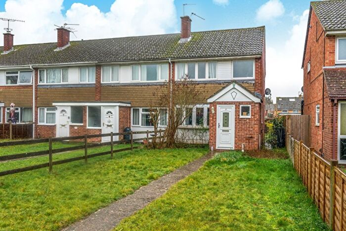 3 Bedroom End Terrace House For Sale In Kestrel Close, Thatcham, RG19